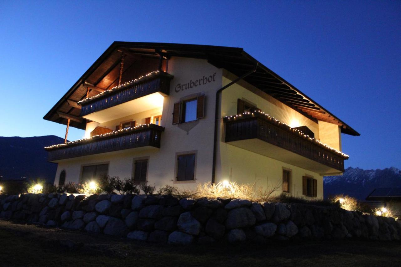 Gruberhof Bed & Breakfast Postal / Burgstall Eksteriør bilde